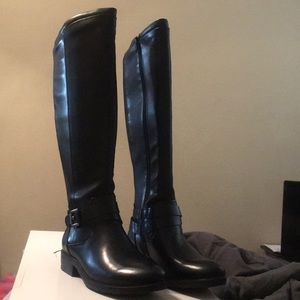 New boots size 5 1/2